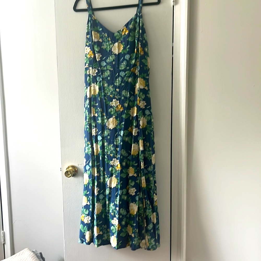 Old navy floral sleeveless midi dress with side slit never worn